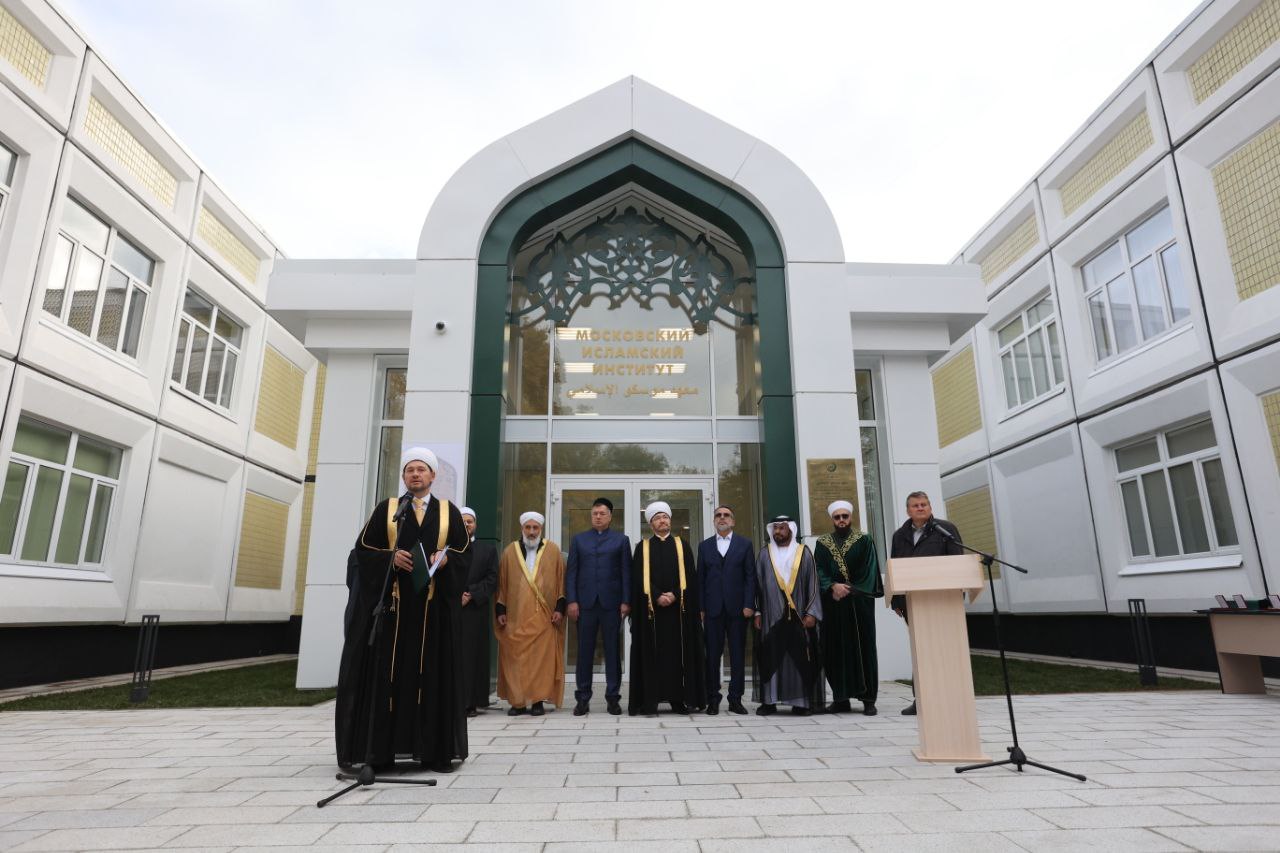 Mufti Sheikh Ravil Gainutdin thanks St Petersburg University for promoting Islamic education in Russia