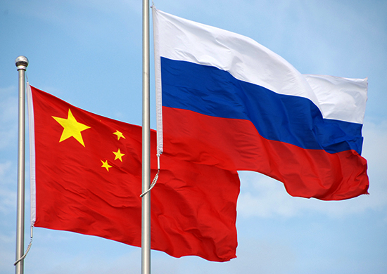 The_flags_of_Russia_and_China.jpg - 180.49 kB
